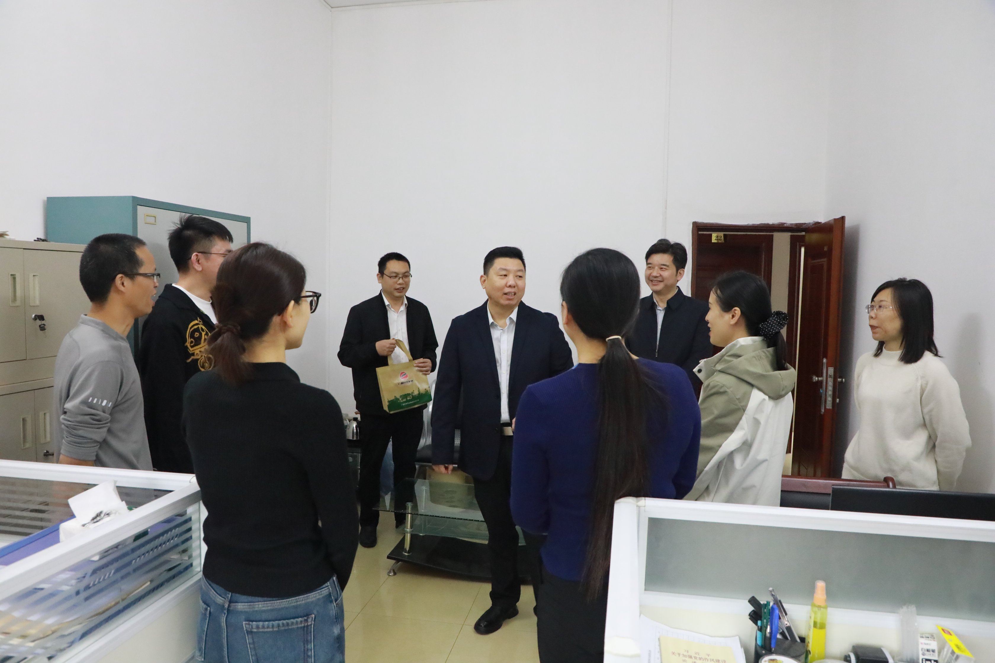 开工慰问送关怀，凝心聚力启新程